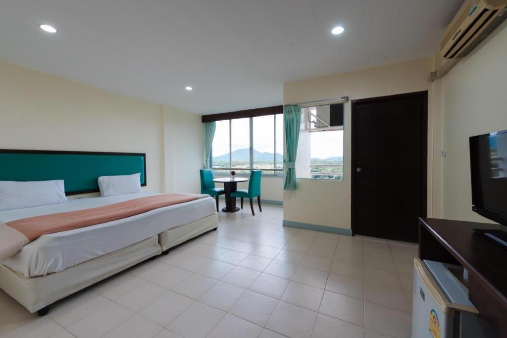 Nice Beach Hotel Rayong Dış mekan fotoğraf
