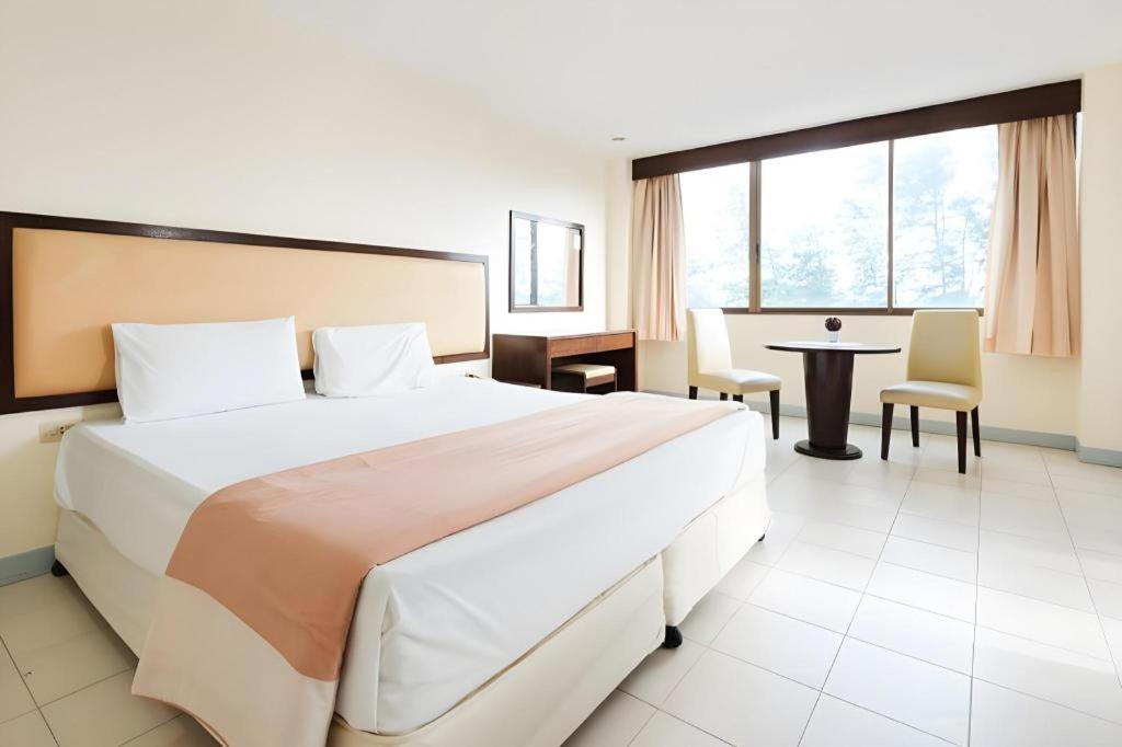 Nice Beach Hotel Rayong Dış mekan fotoğraf