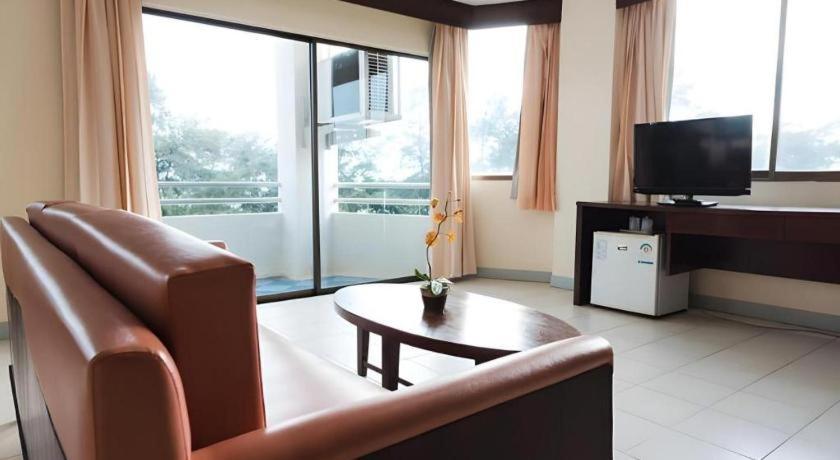 Nice Beach Hotel Rayong Dış mekan fotoğraf